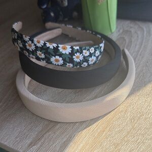 NWT Floral, Black, and Cream Headband Set